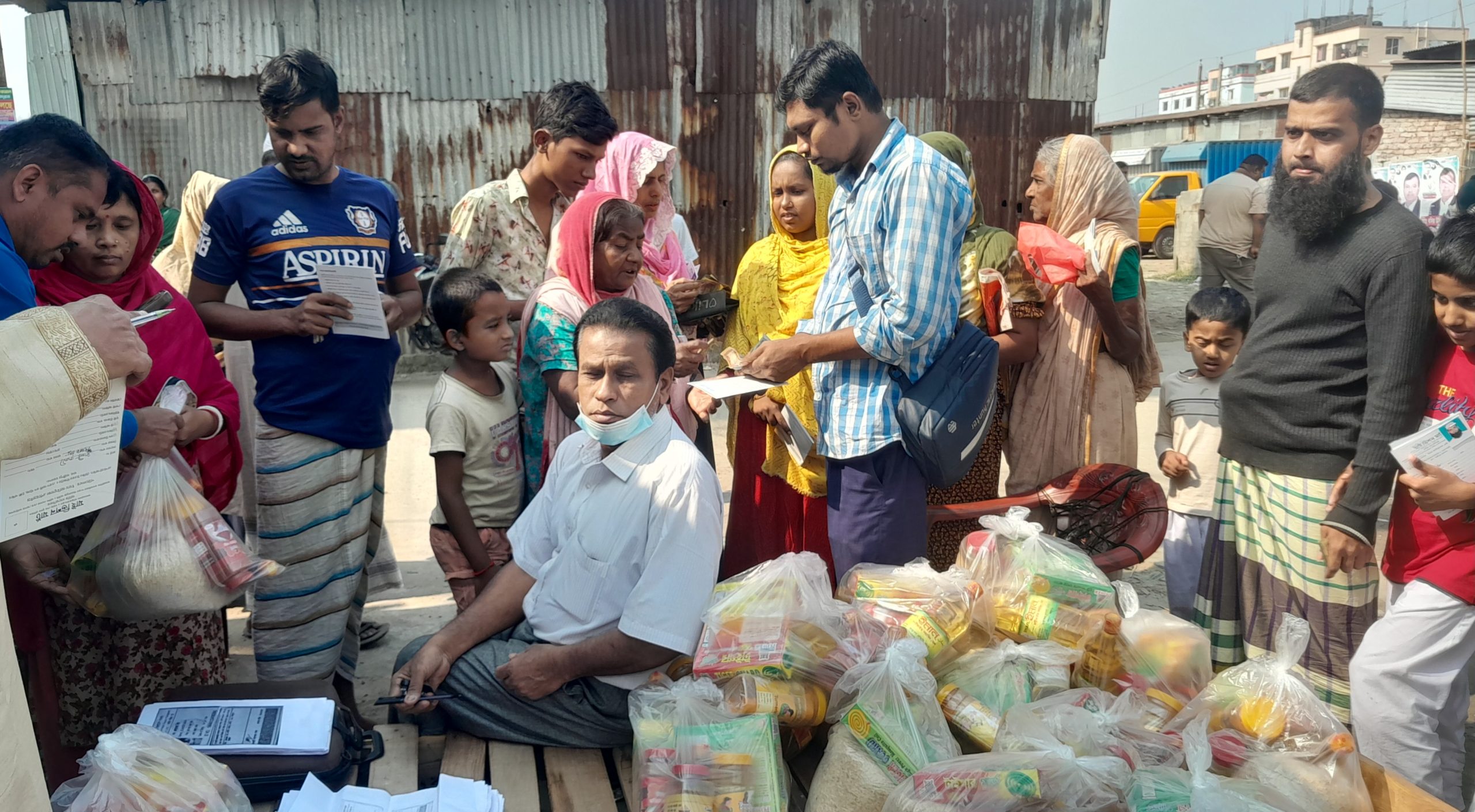 টঙ্গীতে ন্যায্য মূল্যে নিত্যপ্রয়োজনীয় পণ্য বিতরণ কার্যক্রম অনুষ্ঠিত