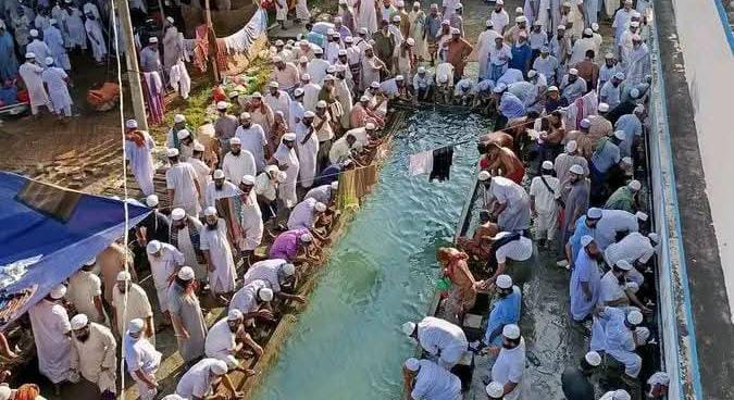 টঙ্গী তুরাগ তীরে শুরায়ী নেজামের ৫ দিনের জোড় ইজতেমা : মঙ্গলবার আখেরি মোনাজাত