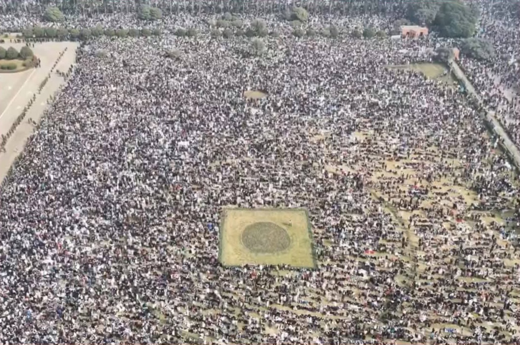জাতীয় সংসদ ভবনের দক্ষিণ প্লাজায় খালেদা জিয়ার জানাজা, স্মরণকালের বৃহত্তম জনসমাগম