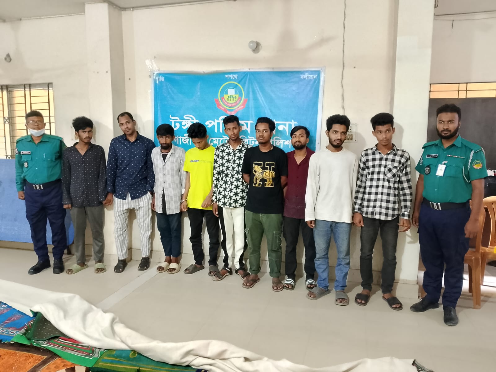 ঈদে নিরাপত্তা জোরদার, টঙ্গী পশ্চিম থানা পুলিশের অভিযানে গ্রেফতার ৯