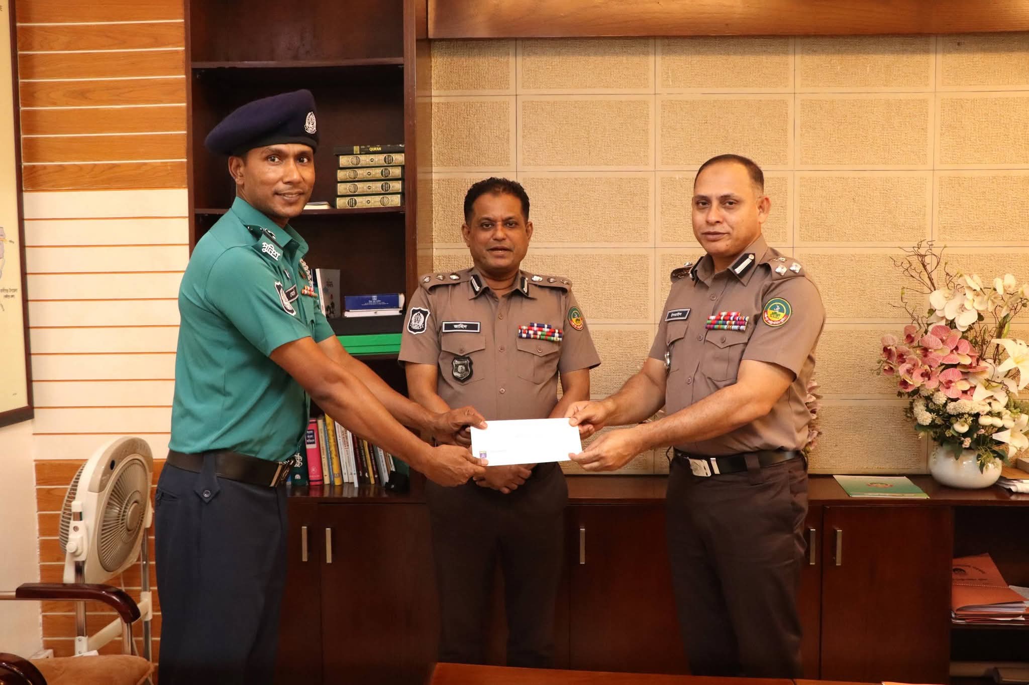 হত্যা ও ক্লু-লেস মামলার রহস্য উদ্ঘাটনে জিএমপি’র সাফল্য: কর্মকর্তাদের পুরস্কৃত করল পুলিশ হেডকোয়ার্টার্স