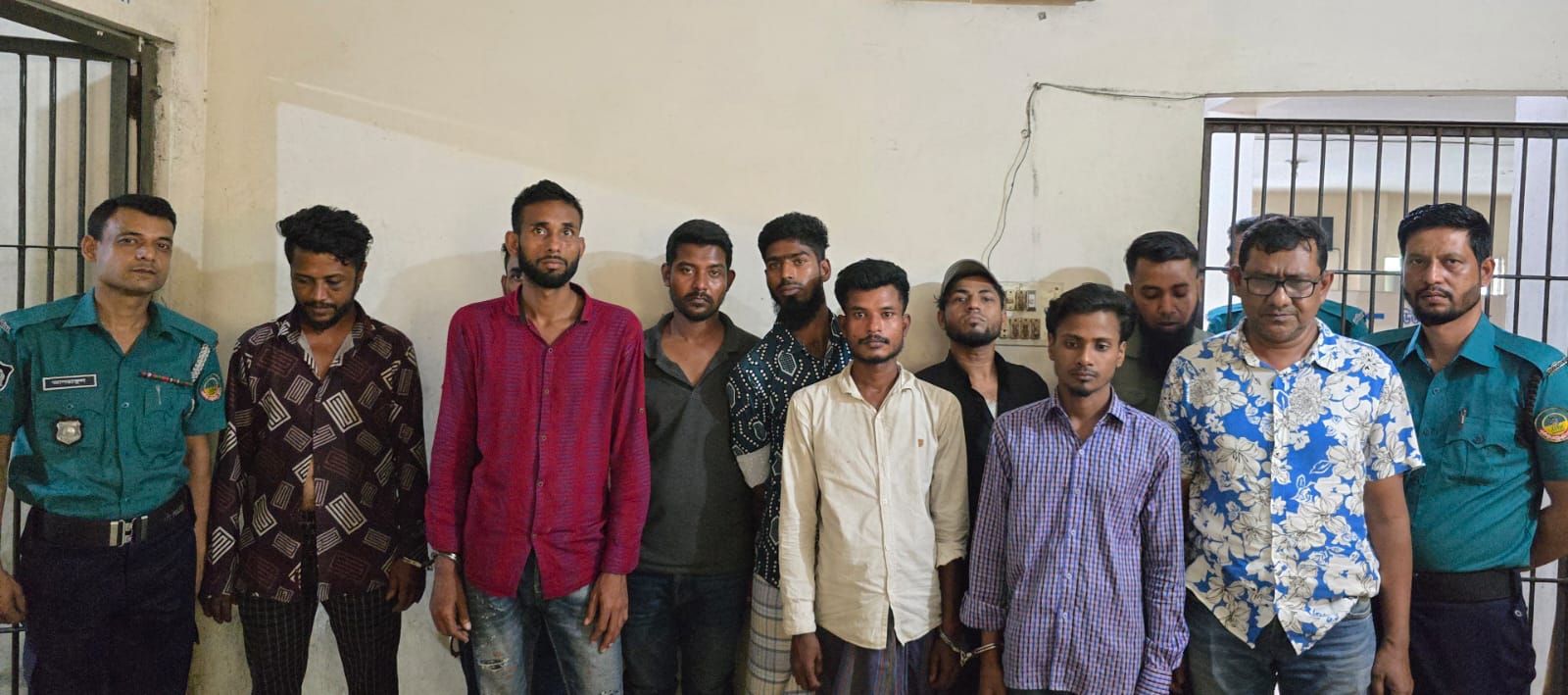 টঙ্গী পশ্চিম থানার বিশেষ অভিযানে ১০ আসামি গ্রেফতার,